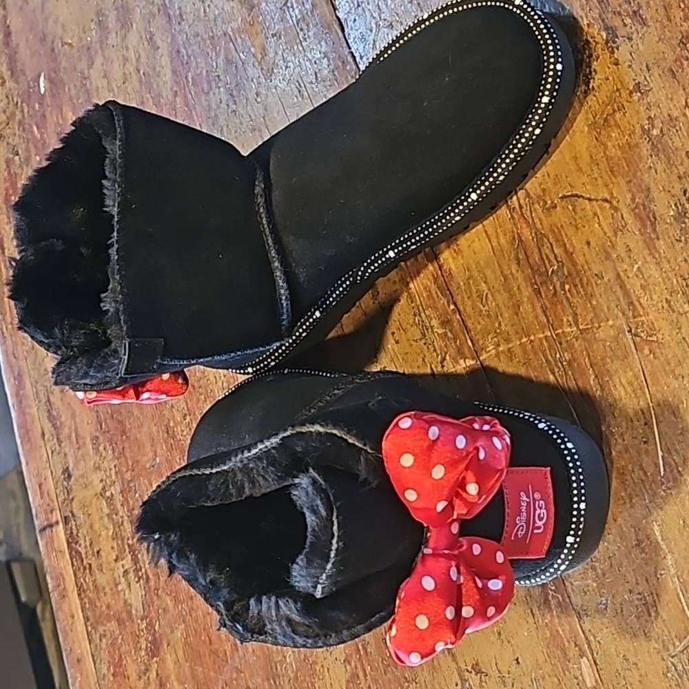 Disney Mini Mouse bow UGGS